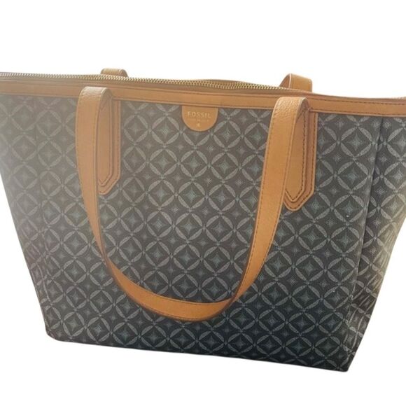 Fossil Navy and Tan Tote Bag - Picture 9 of 16